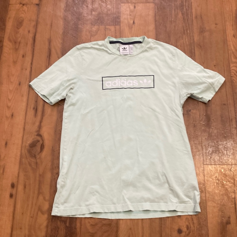 Adidas tee size M